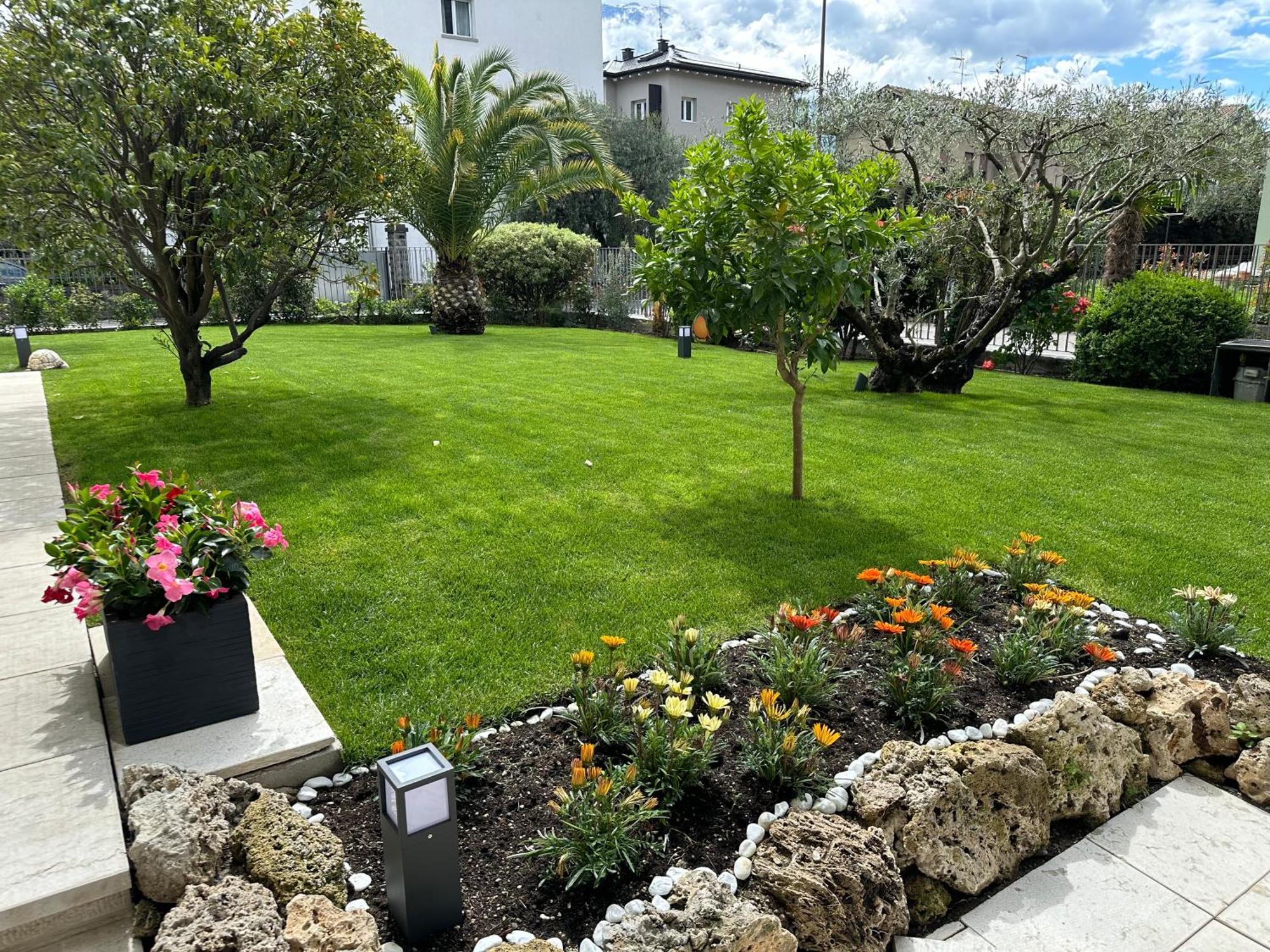 Residence Villa Dalila - Appartamento Dalila リーヴァ・デル・ガルダ エクステリア 写真