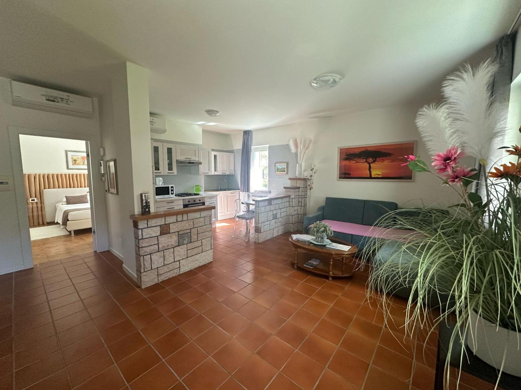 Residence Villa Dalila - Appartamento Dalila リーヴァ・デル・ガルダ エクステリア 写真